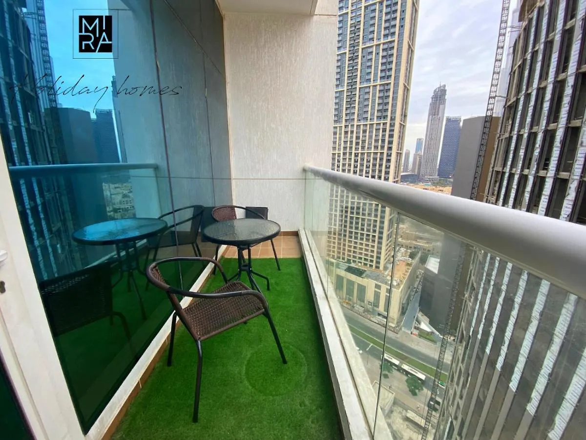 Serviced 1 Bed In Downtown - 5 Min To Dubai Mall Apartment